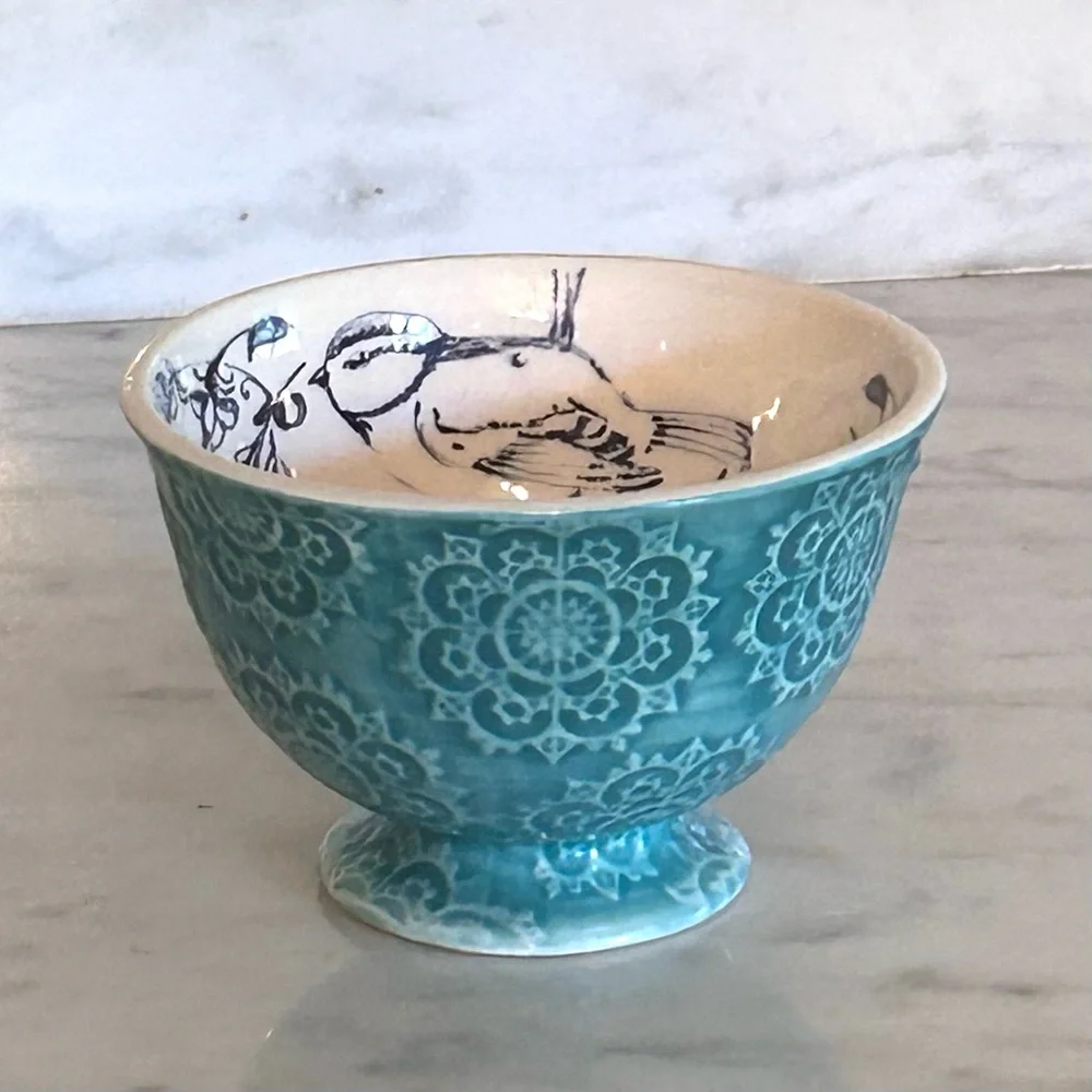 Anthropologie Footed Rice Bowl EUC
Matylda Bowl with sweet birds (Elka Ayaka?) - Picture 3 of 5